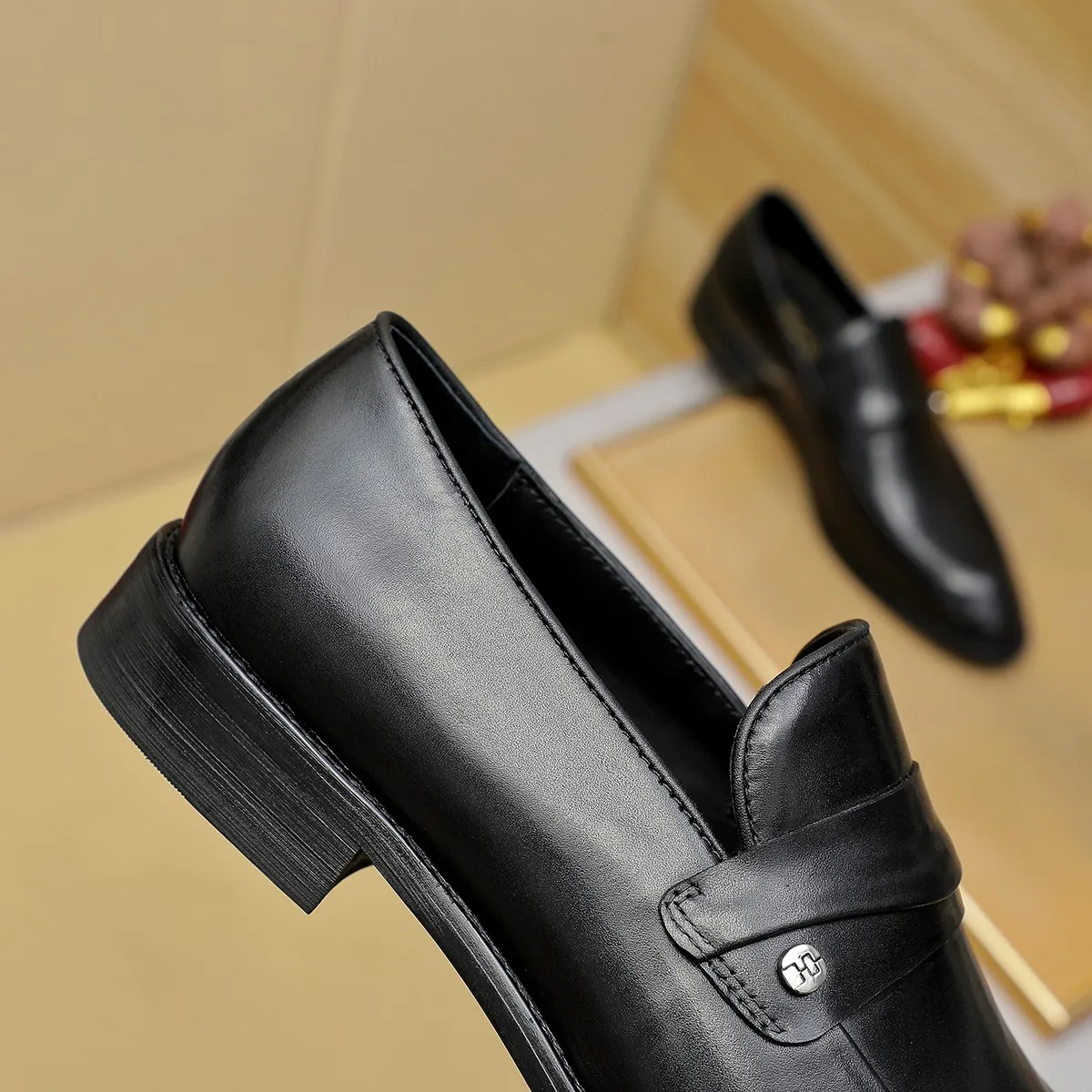 Men's shoes 💰460 Ferragamo [Ferragamo] top imported suit men's shoes 💯Original copy of the official website, product materials: selected imported embossed calfskin + luxury hardware buckle accessories ~ imported water-dyed cow 🐂 leather lining. Strong three-dimensional visual effect, original combination outsole, multiple colors available😘 Size: 39-44 (38.45.46. Customized)